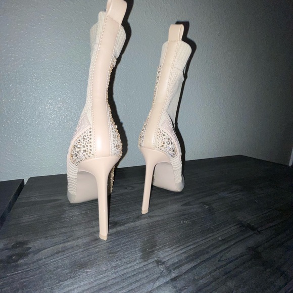Tan Steve Madden Booties - Picture 4 of 5